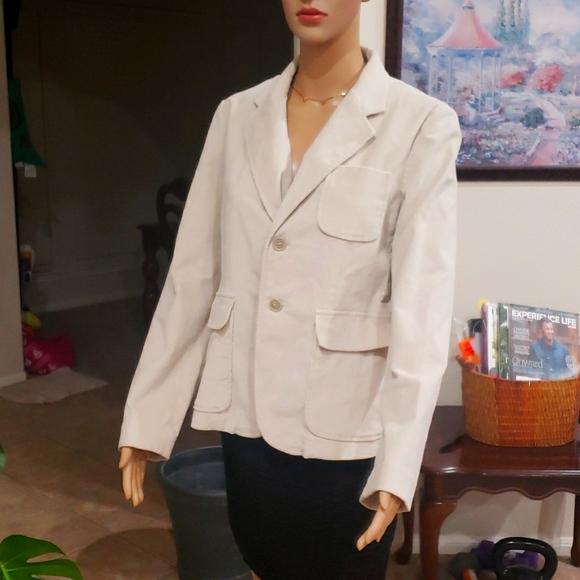 J. Crew Jackets & Blazers - J. Crew m soft corduroy jacket 2 button closure 3 front pockets fitted